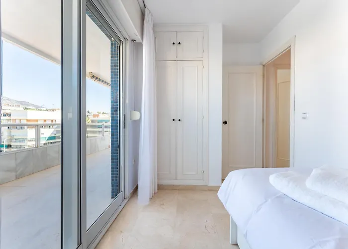 Tropico Carihuela View & Parking Apartment Torremolinos