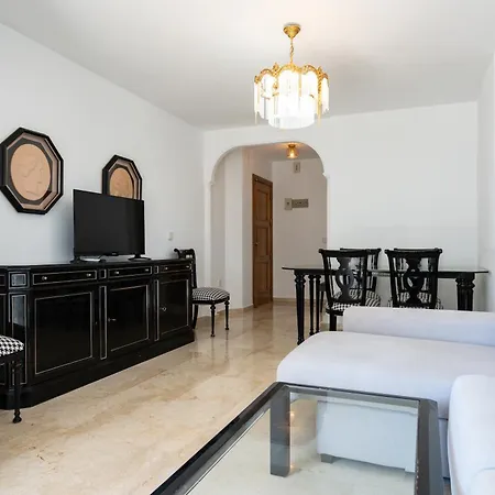 Tropico Carihuela View & Parking Торремолинос