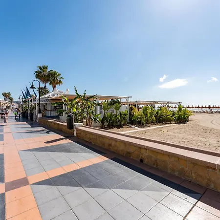 Tropico Carihuela View & Parking * Торремолинос